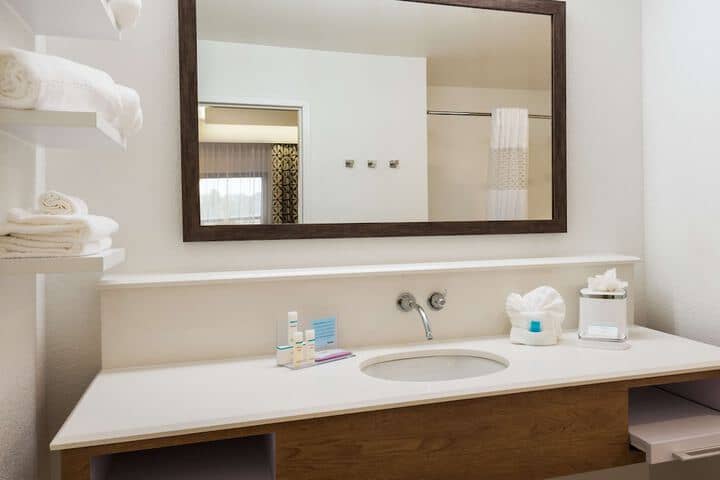 Room 20 of 37